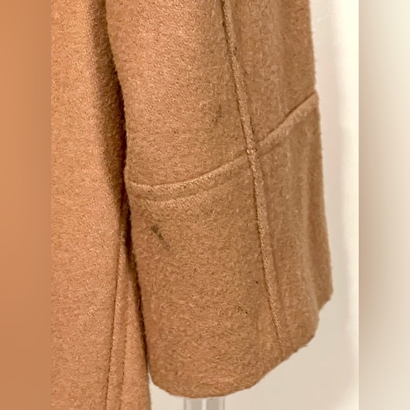 Women’s camel colored button up jacket - Picture 4 of 4